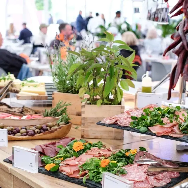 We’re proud to work with some incredible in-house suppliers, including @cobblelanecured - experts in cutting, curing, smoking and hanging meats right at our head office in Oxfordshire. 

They source from a select group of top-quality British farmers and producers, so we know we’re delivering the best to you. 🌿🥩

.

#CobbleLaneCured #BritishProducers #QualityMeats #LocallySourced